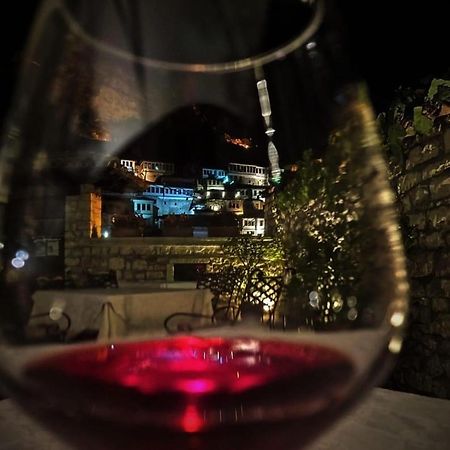 Boutique Hotel Muzaka Berat Luaran gambar