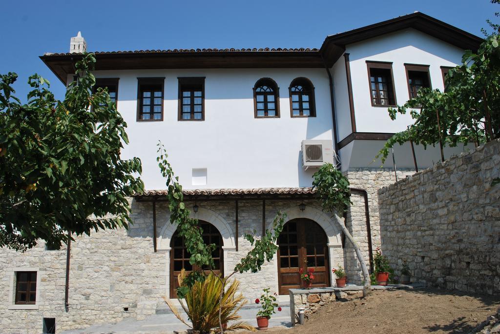 Boutique Hotel Muzaka Berat Luaran gambar