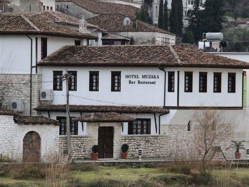 Boutique Hotel Muzaka Berat Luaran gambar