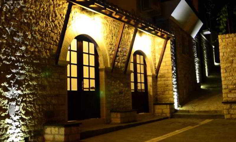 Boutique Hotel Muzaka Berat Luaran gambar