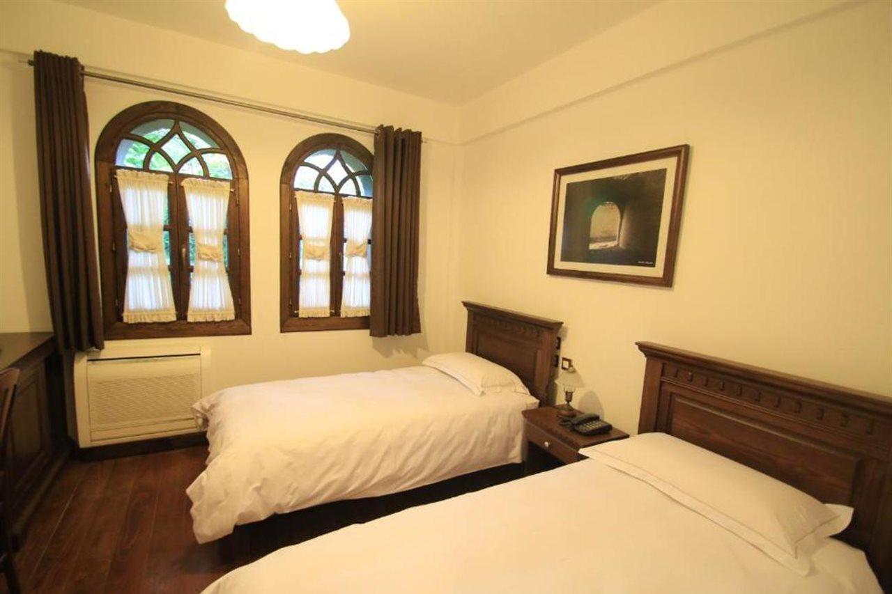 Boutique Hotel Muzaka Berat Luaran gambar