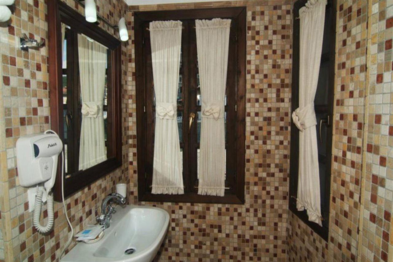 Boutique Hotel Muzaka Berat Luaran gambar