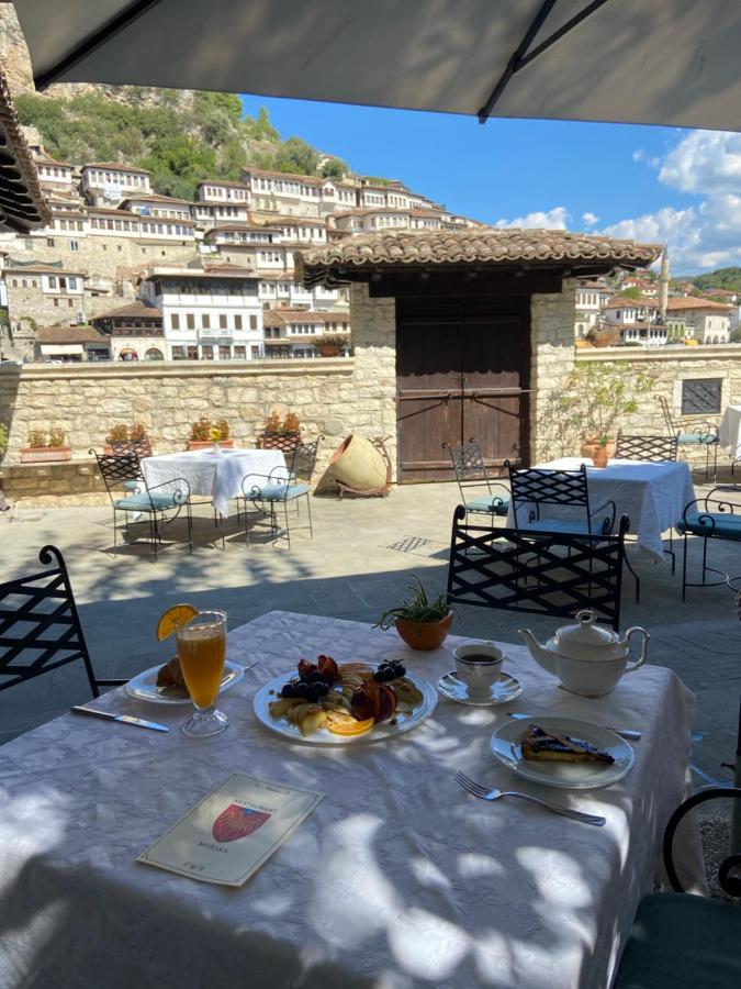 Boutique Hotel Muzaka Berat Luaran gambar