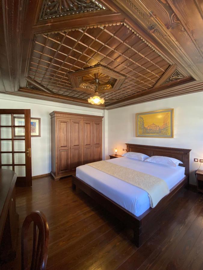 Boutique Hotel Muzaka Berat Luaran gambar