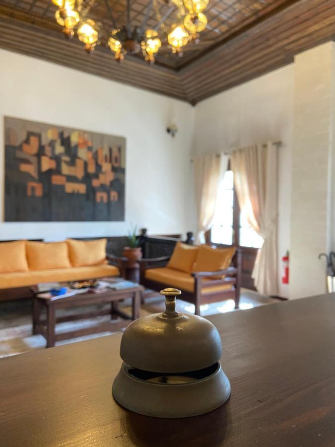 Boutique Hotel Muzaka Berat Luaran gambar