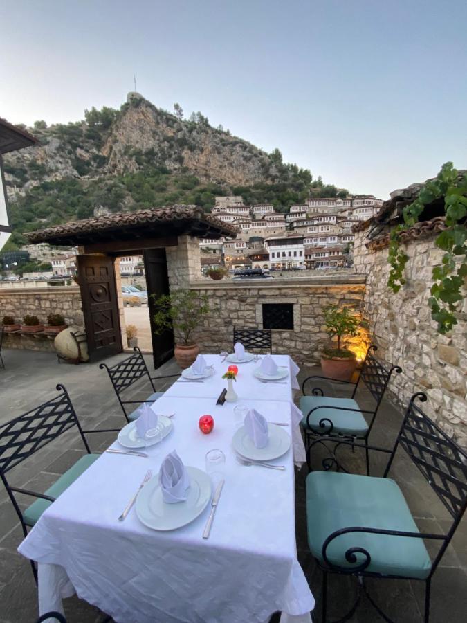Boutique Hotel Muzaka Berat Luaran gambar