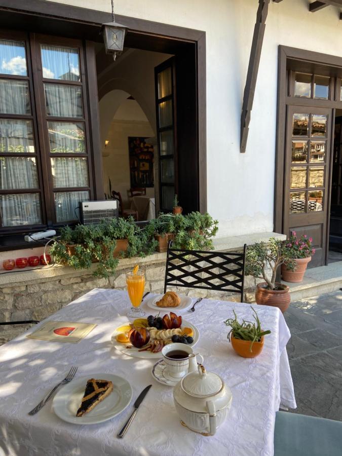 Boutique Hotel Muzaka Berat Luaran gambar