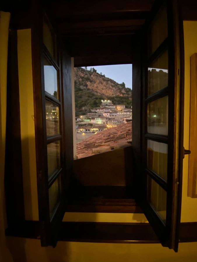 Boutique Hotel Muzaka Berat Luaran gambar