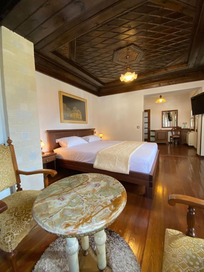 Boutique Hotel Muzaka Berat Luaran gambar