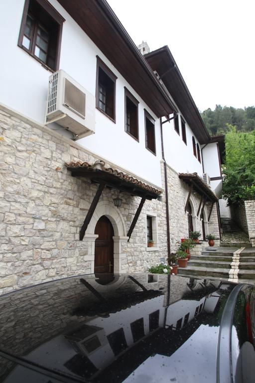 Boutique Hotel Muzaka Berat Luaran gambar